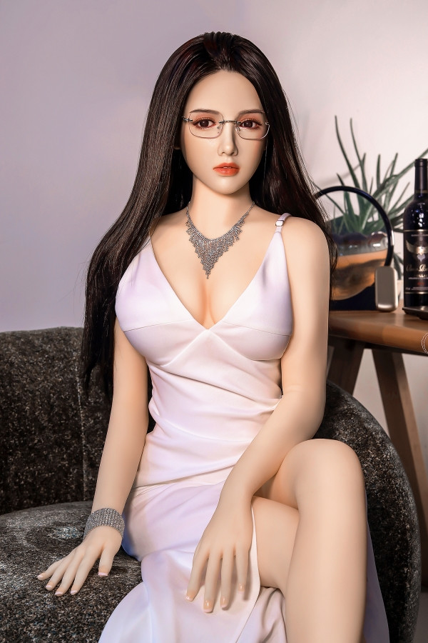 Linnae sexs doll porn